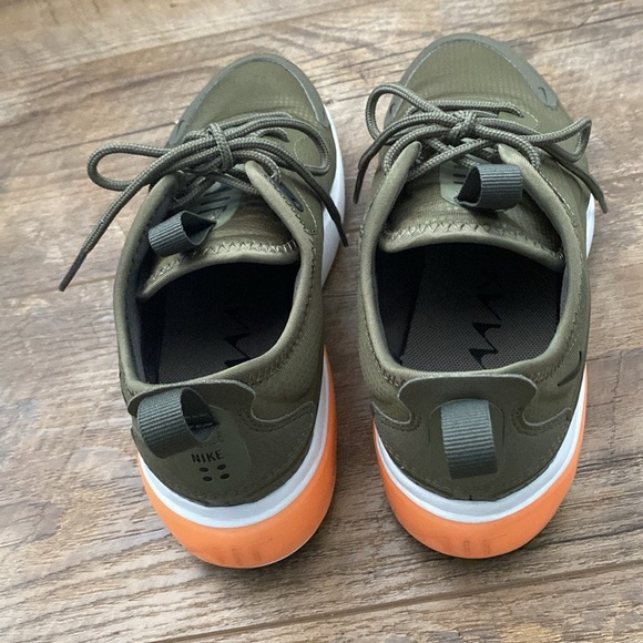 Nike Air Max Dia Green Women’s Size 6 - Picture 3 of 3